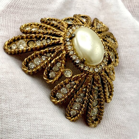 JUDITH GREEN Vintage 1960s Gold Tone Modernist Brooch Pin Rhinestones Oval Pearl - Picture 5 of 8